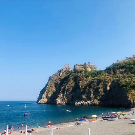 Appartamento Sul Lungomare Di S Alessio Sant'Alessio Siculo Bagian luar foto